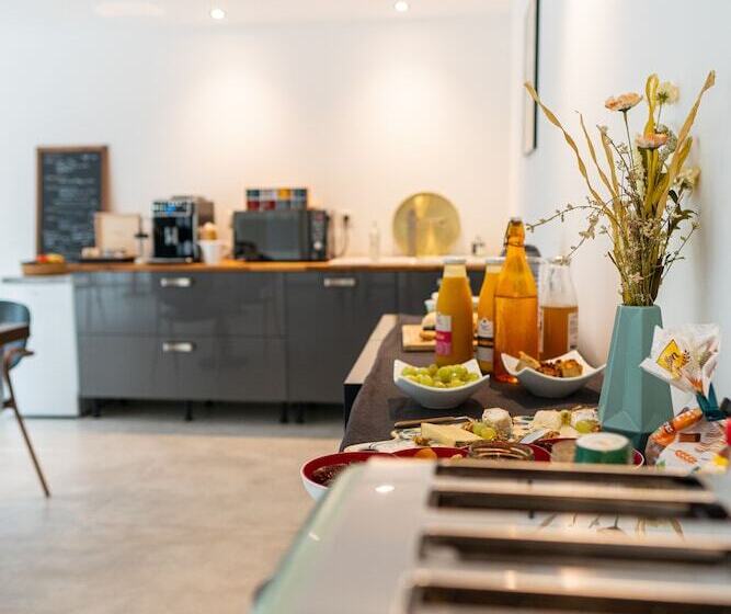 تختخواب و صبحانه Villa Magnolia