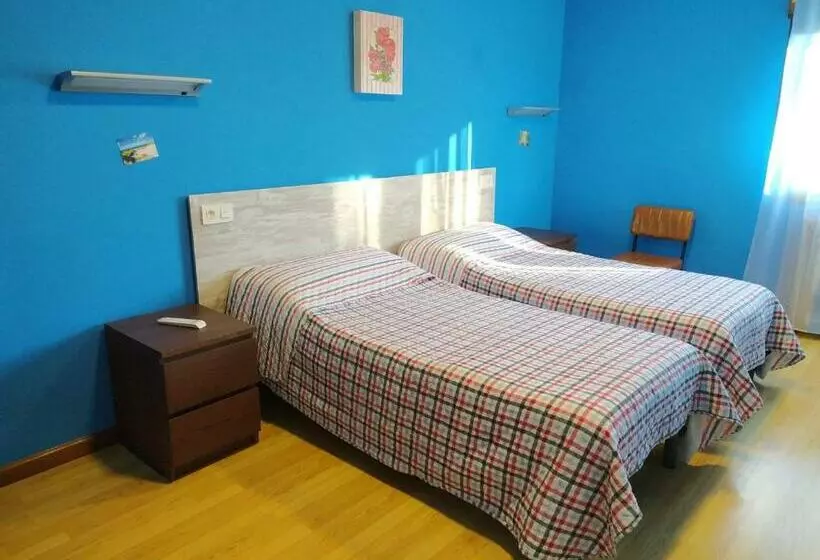 ユースホステル Family House Gijón