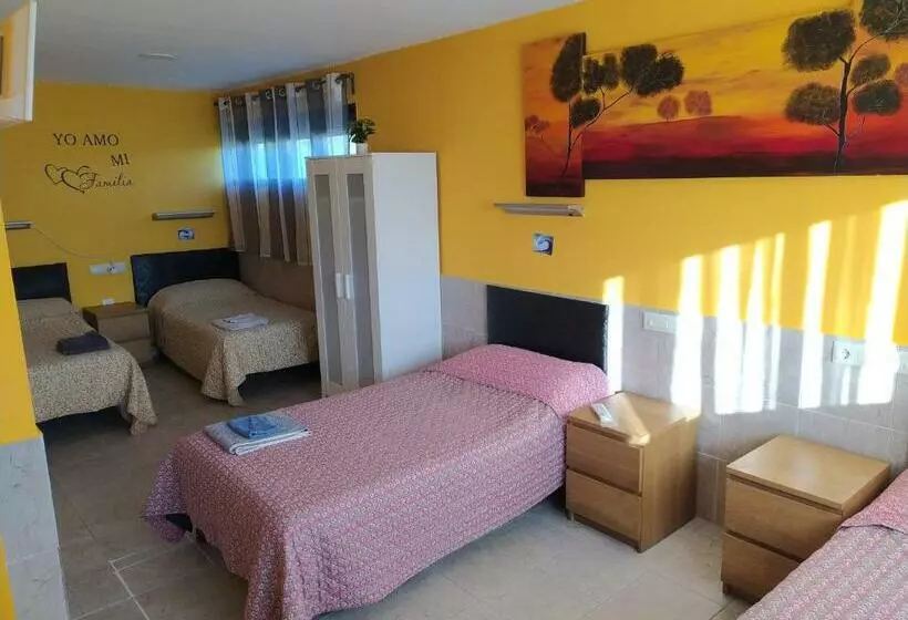 ユースホステル Family House Gijón