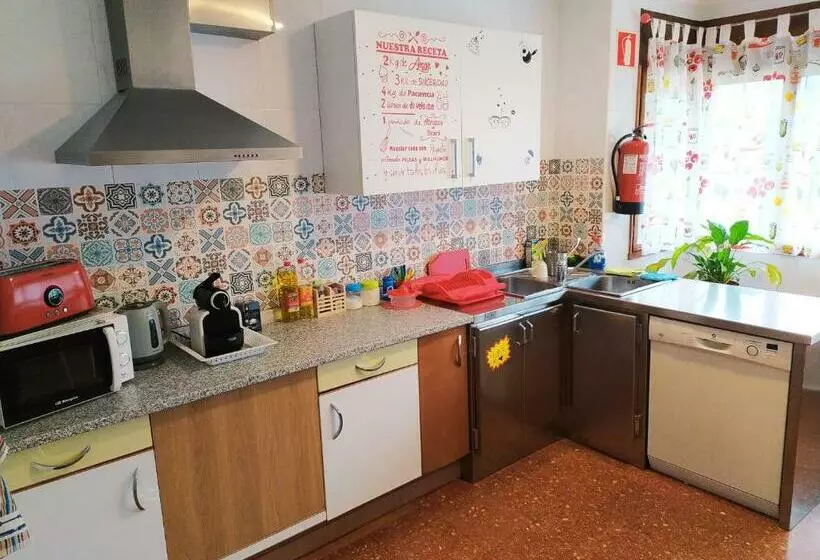 ユースホステル Family House Gijón