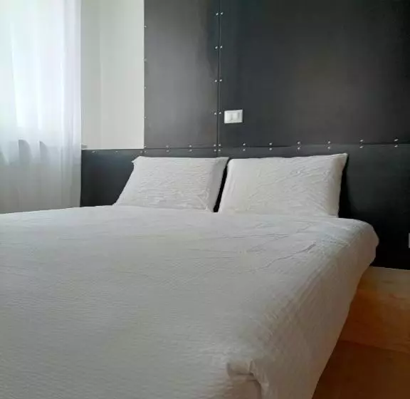 پانسیون Le Meridiane City Rooms In Trento