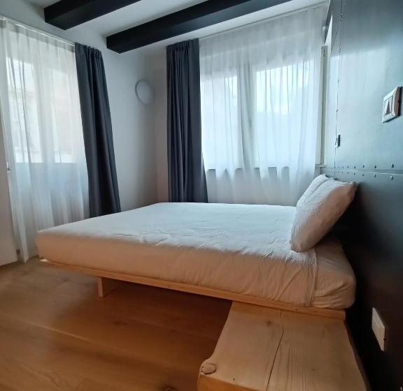 Пансион Le Meridiane City Rooms In Trento