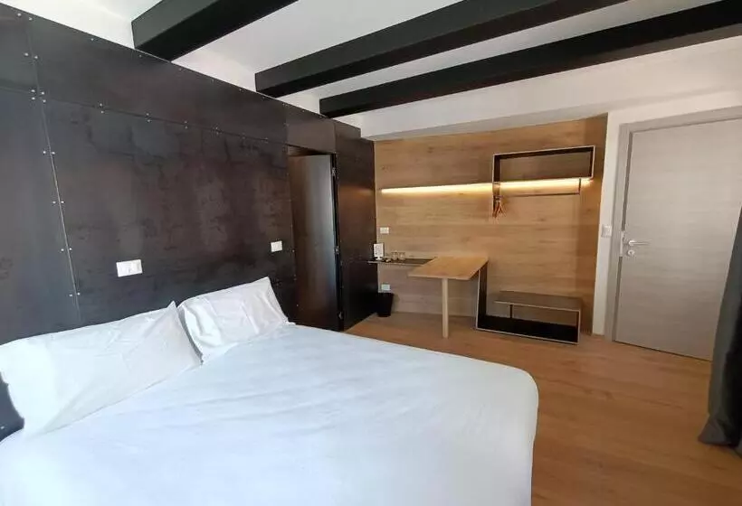 پانسیون Le Meridiane City Rooms In Trento