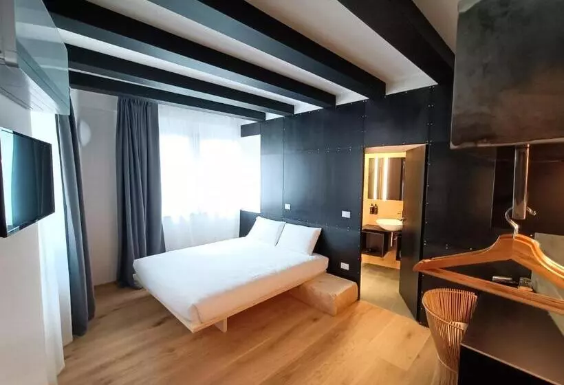 پانسیون Le Meridiane City Rooms In Trento