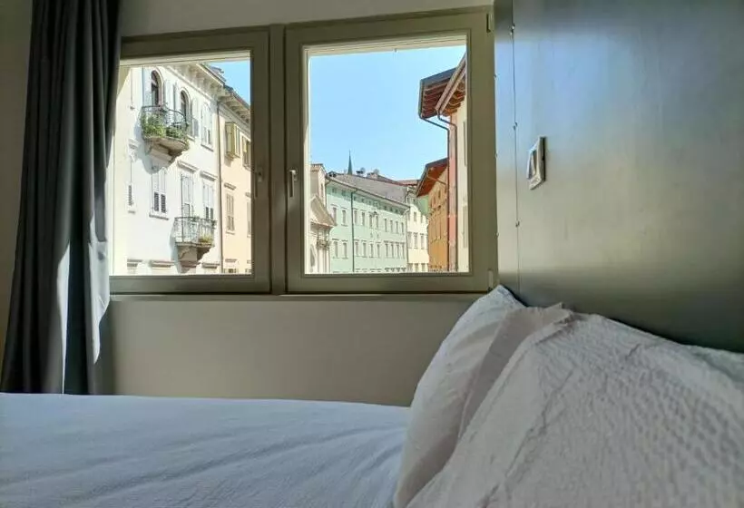 پانسیون Le Meridiane City Rooms In Trento