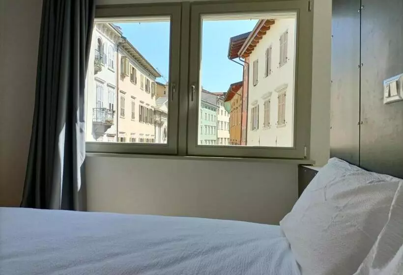 پانسیون Le Meridiane City Rooms In Trento