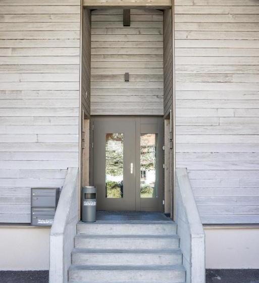 膳宿费 Moto Center Beo Ag