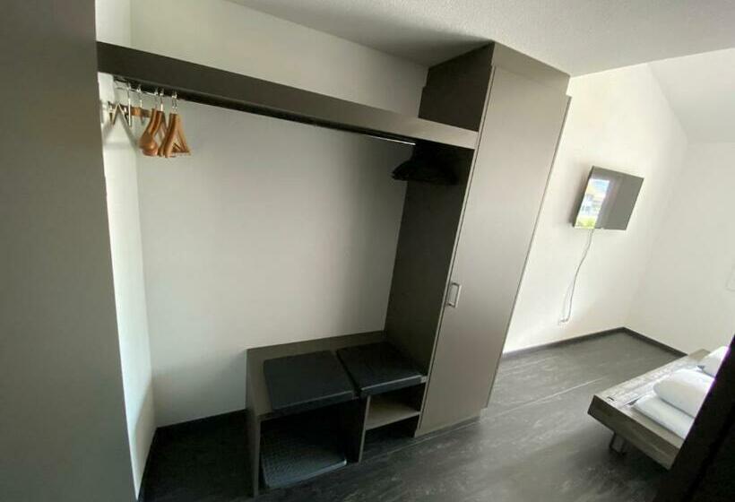 膳宿费 Moto Center Beo Ag