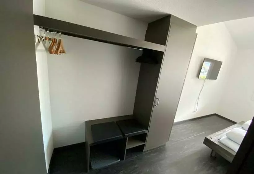 ペンション Moto Center Beo Ag