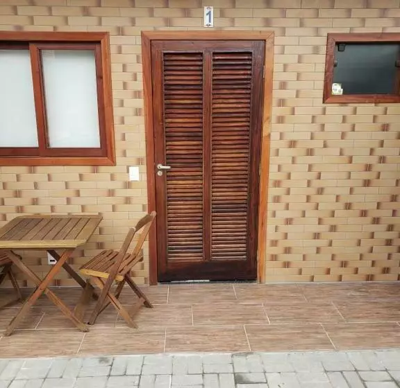 پانسیون Suítes Verano Ubatuba   Bairro Itaguá   Com Piscina