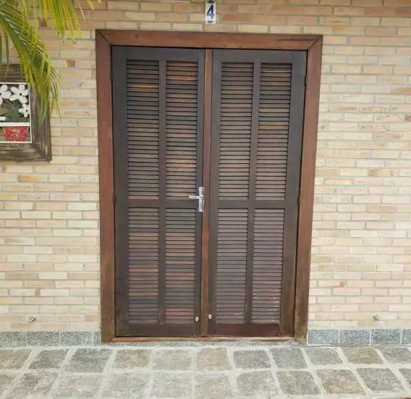 پانسیون Suítes Verano Ubatuba   Bairro Itaguá   Com Piscina