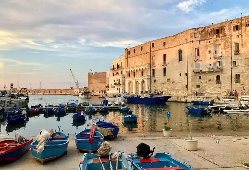 Majatalo Le Rondini House