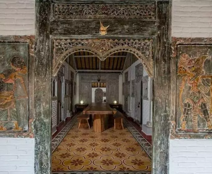 Majatalo Lebak Asri Antique Joglo House