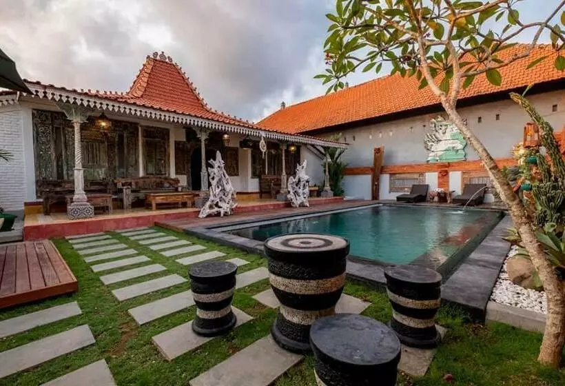 Majatalo Lebak Asri Antique Joglo House