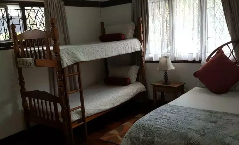 ペンション Smiths Cottage