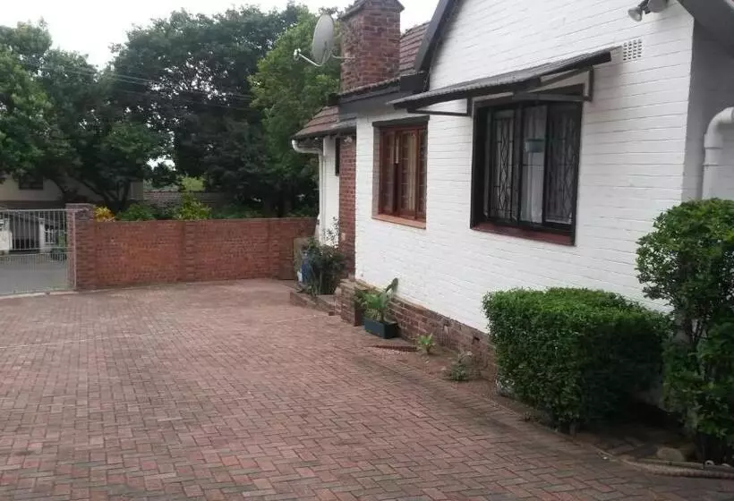ペンション Smiths Cottage