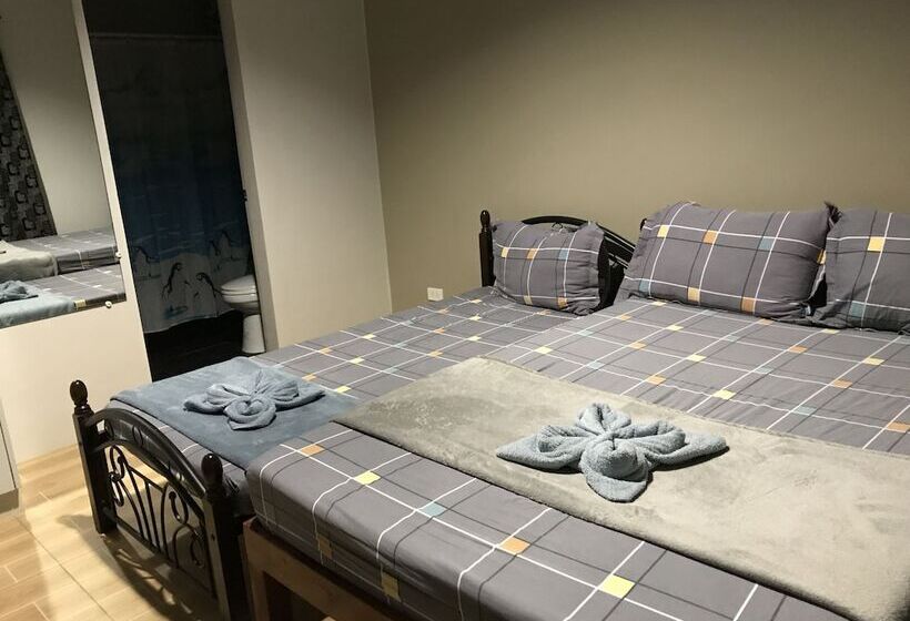 旅馆 2020 Travelers Inn