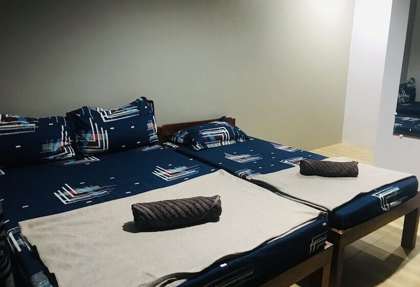 旅馆 2020 Travelers Inn