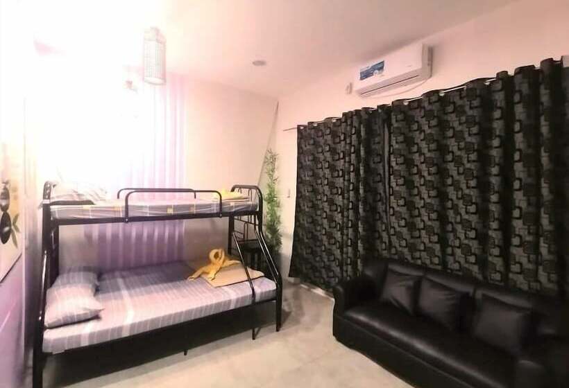 旅馆 2020 Travelers Inn