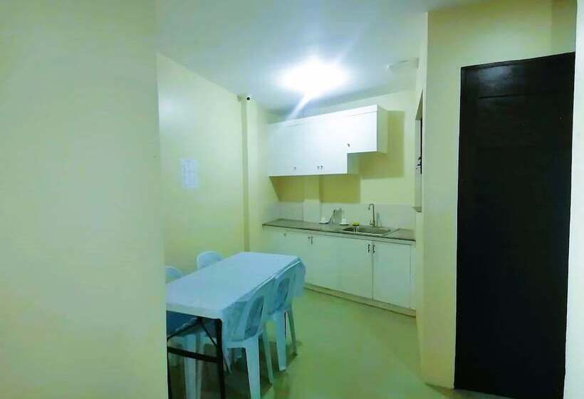 旅馆 2020 Travelers Inn