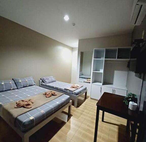 旅馆 2020 Travelers Inn