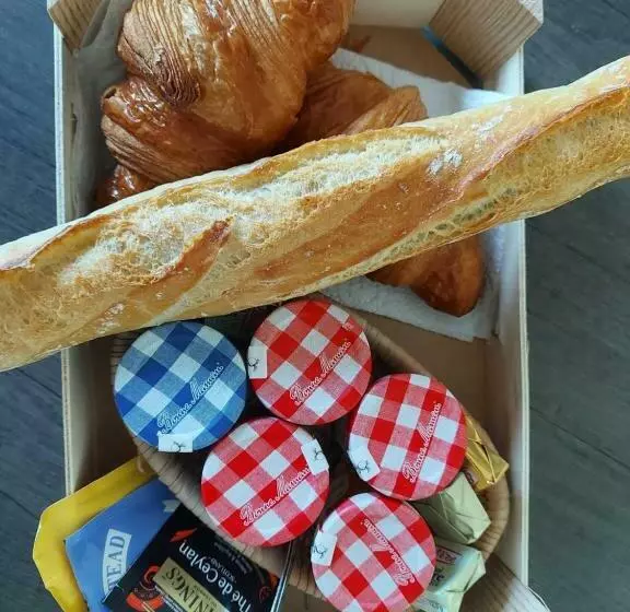 Aamiaismajoitus (B&B) Havre De Paix Et Jardin Tropical. Chambre Privée