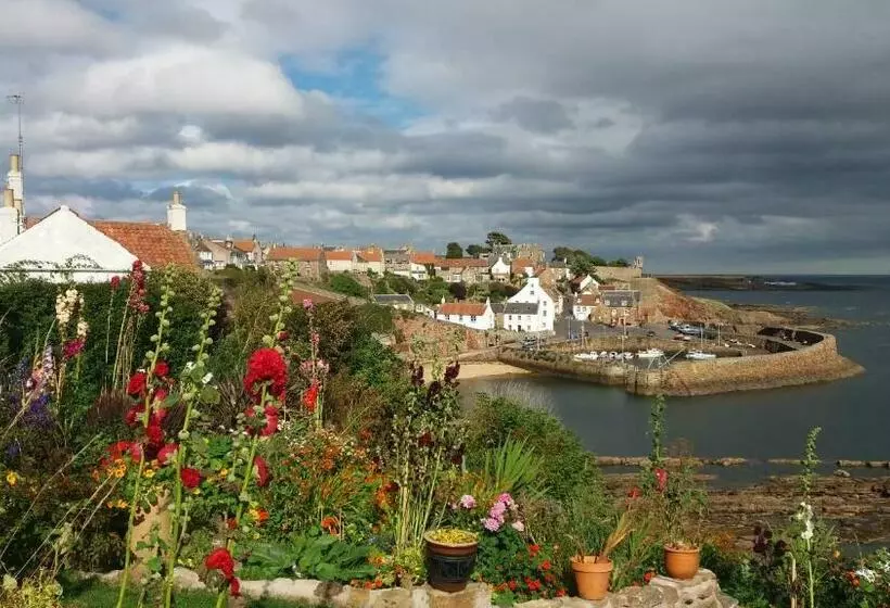Troustrie House B&b, By Crail