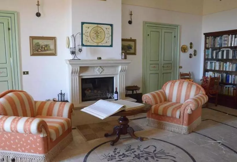 ベッドアンドブレックファースト Casina Di Grotta Di Ferro