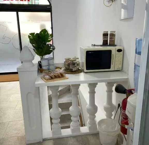 تختخواب و صبحانه Aloja Madrid