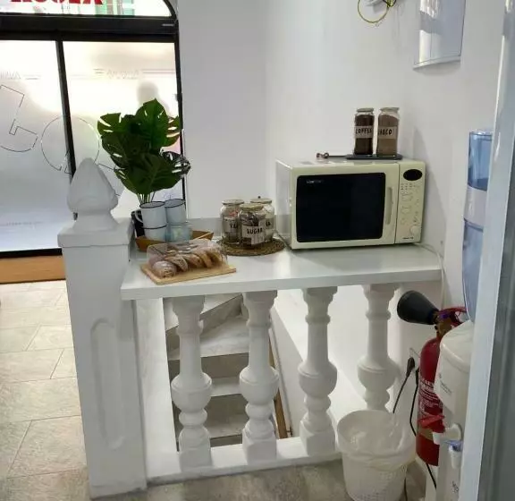 تختخواب و صبحانه Aloja Madrid