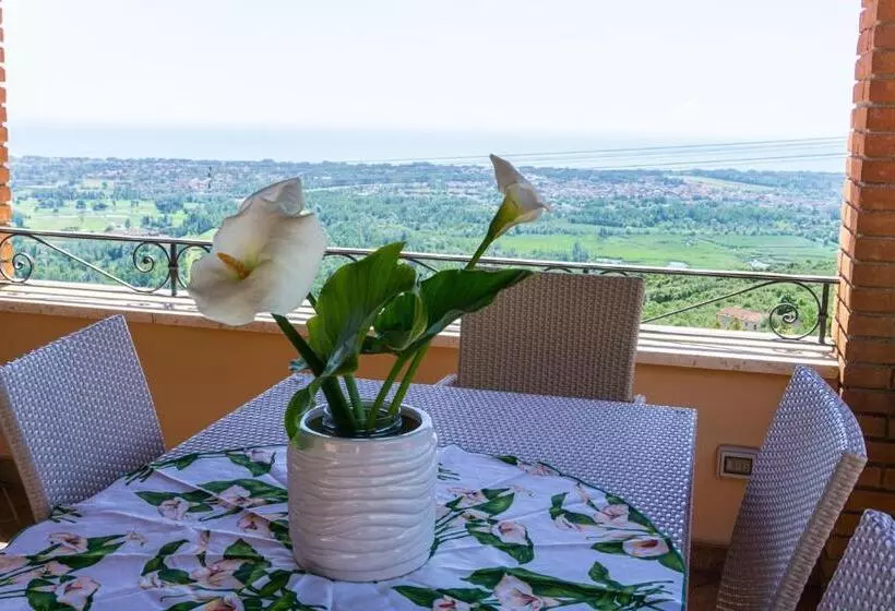 تختخواب و صبحانه Bellavista Versilia