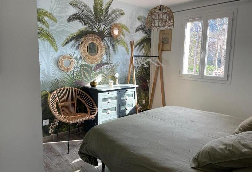 تختخواب و صبحانه La Calanq Aise