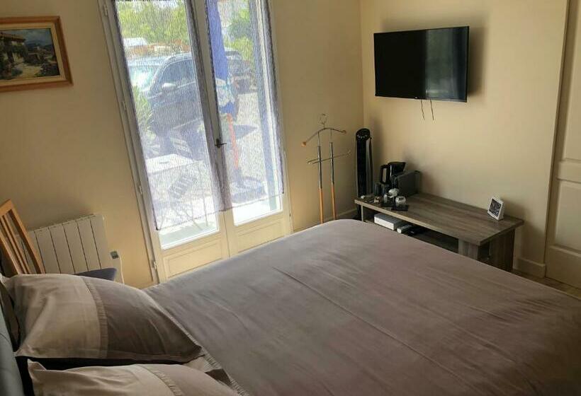 ベッドアンドブレックファースト La Pépinière