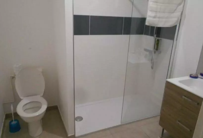 Aamiaismajoitus (B&B) Résidence L Estrade