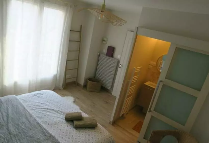 Aamiaismajoitus (B&B) Vagabondes Chambres D Hôtes