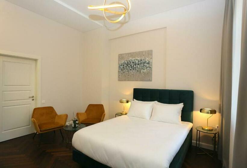 پانسیون St Casimir Apartments