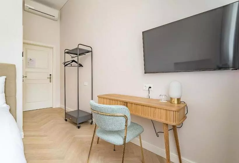 پانسیون St Casimir Apartments