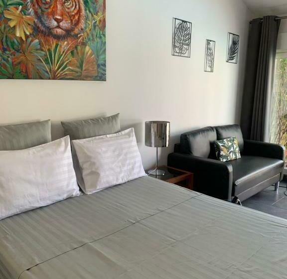 민박 La Passiflore