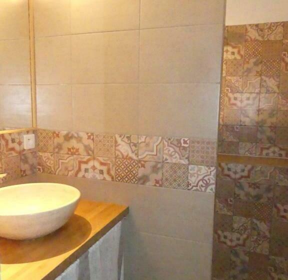 ベッドアンドブレックファースト Le Charme D Une Vieille Bastide Provençale