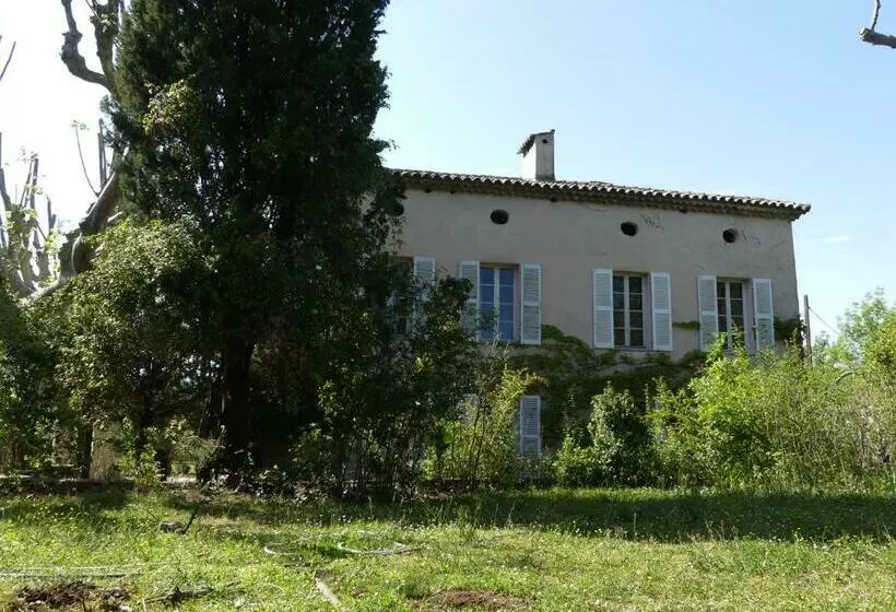 ベッドアンドブレックファースト Le Charme D Une Vieille Bastide Provençale