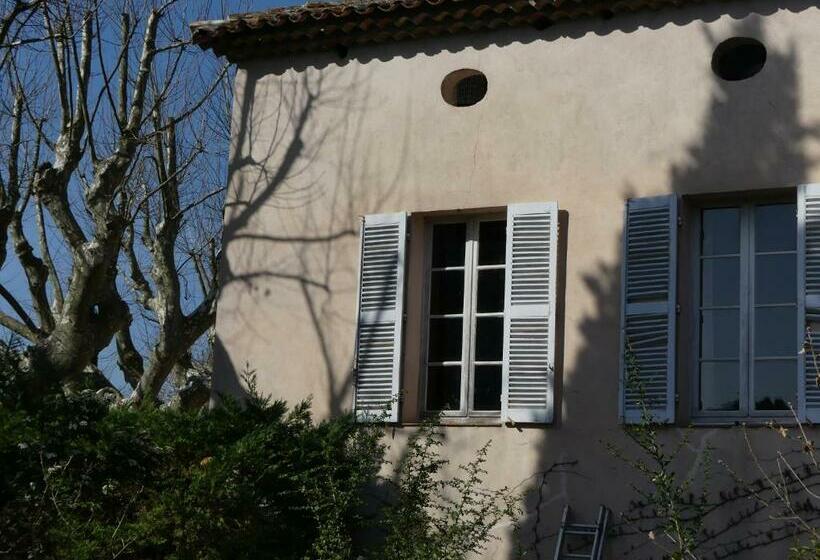 ベッドアンドブレックファースト Le Charme D Une Vieille Bastide Provençale