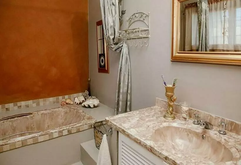 Majatalo Coco Cabana Guest House