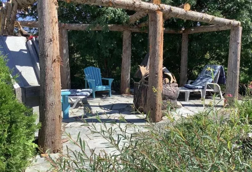 Majatalo Le Vieux Poulailler édifice Patrimonial New Richmond Gaspesie