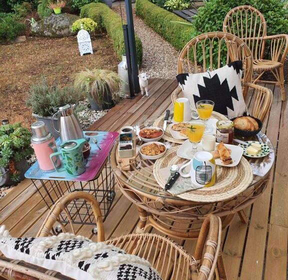 Bed and Breakfast A L Ecole Buissonnière, Chambre D Hôtes En Sidobre