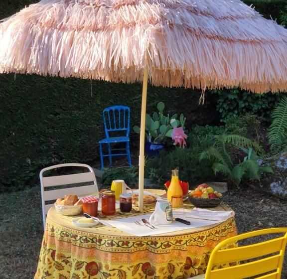 Bed and Breakfast A L Ecole Buissonnière, Chambre D Hôtes En Sidobre