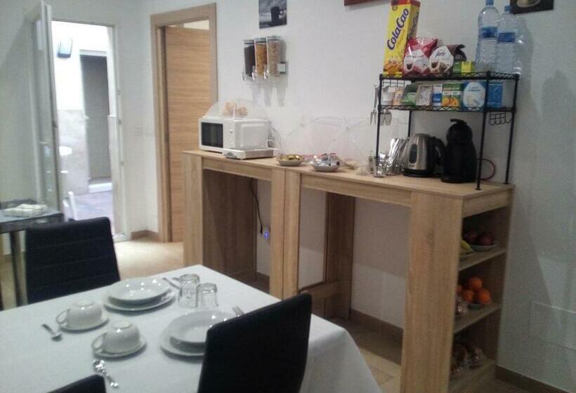 تختخواب و صبحانه Casa María