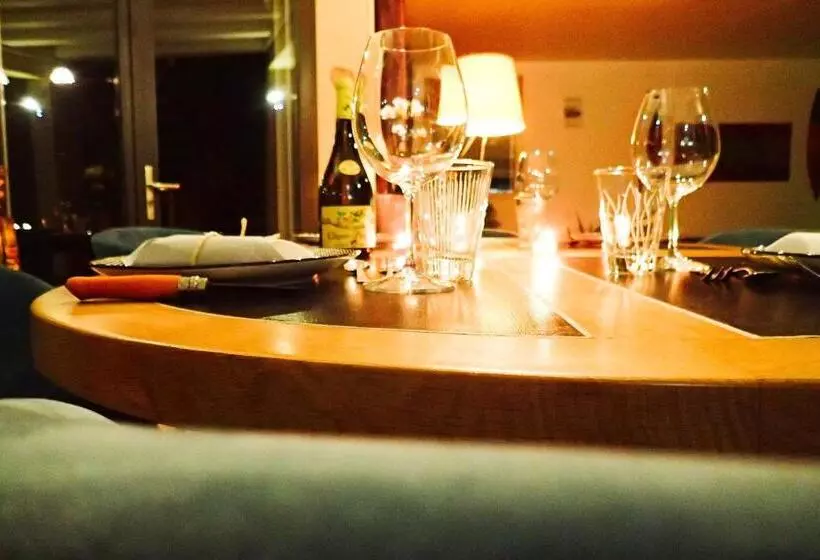 ベッドアンドブレックファースト Le Belvédère : Chambres Et Table D Hôtes