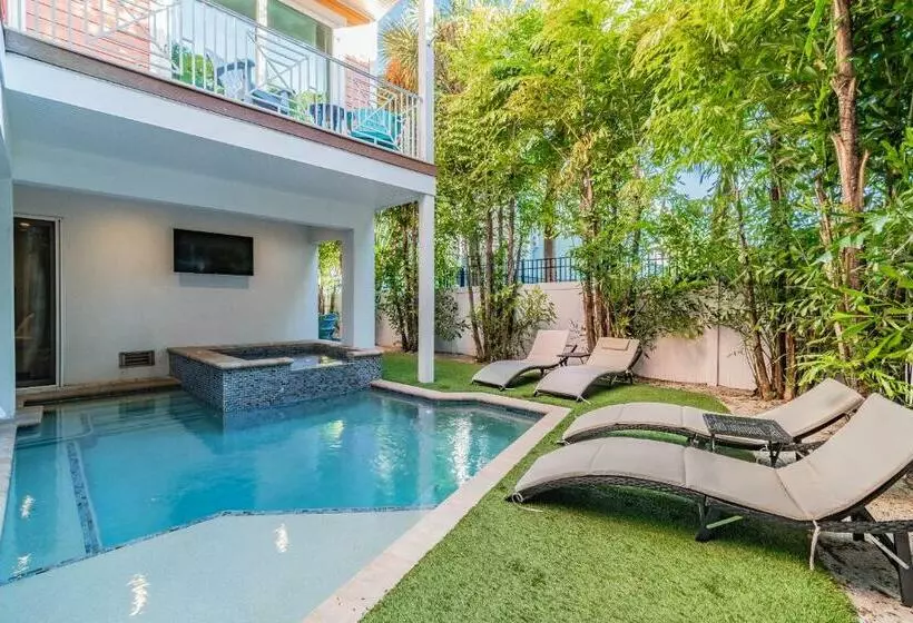 هتل Playa Esmeralda Home! Bradenton Beach Now Open!!!