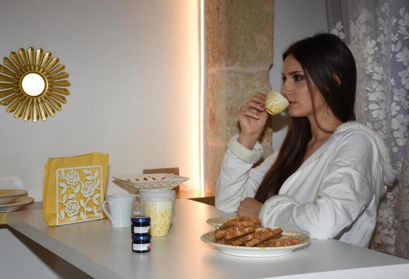 פנסיון Gold White Exclusive House