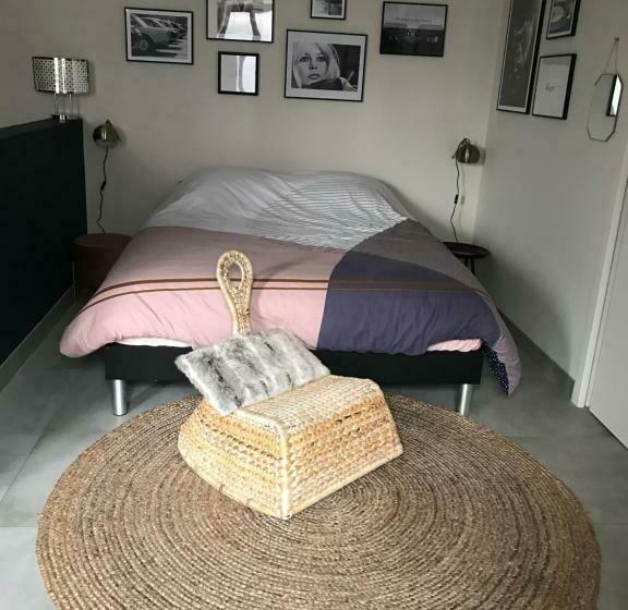 مبيت وإفطار Au 689